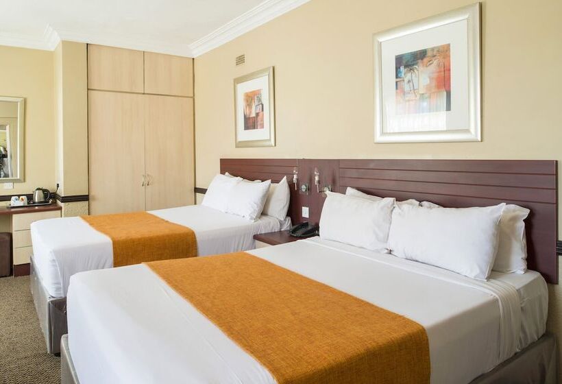 اتاق استاندارد, New Ambassador