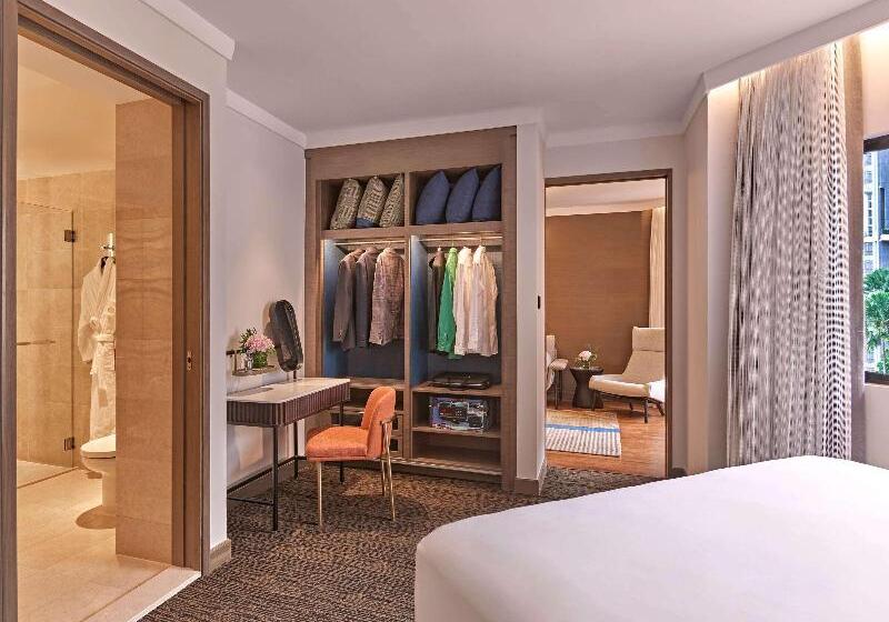 Suite King Bed, Pullman Singapore Orchard