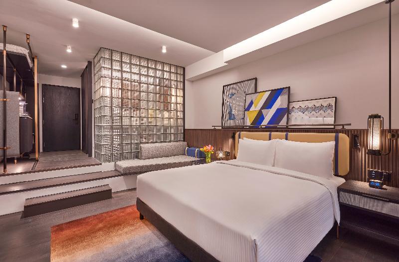 Club Room King Bed, Pullman Singapore Orchard