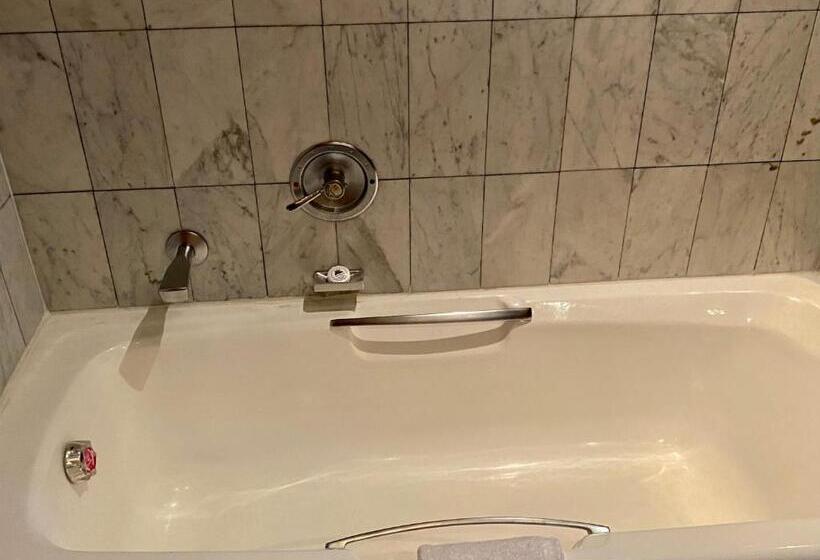 Номер Deluxe, The Royal Hotel By Coastlands Hotels & Resorts