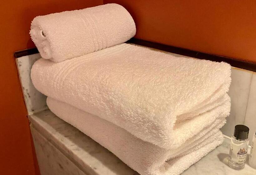 Номер Deluxe, The Royal Hotel By Coastlands Hotels & Resorts