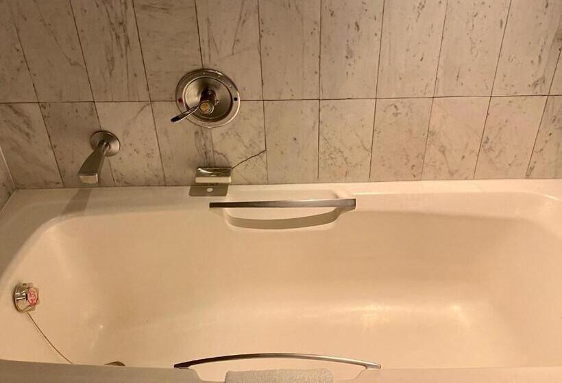 Family Suite, The Royal Hotel By Coastlands Hotels & Resorts