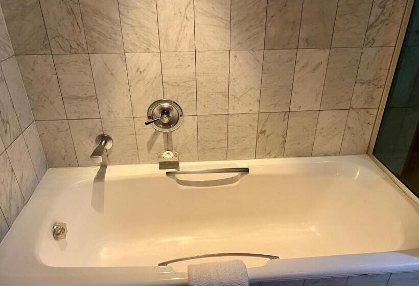 Family Suite, The Royal Hotel By Coastlands Hotels & Resorts