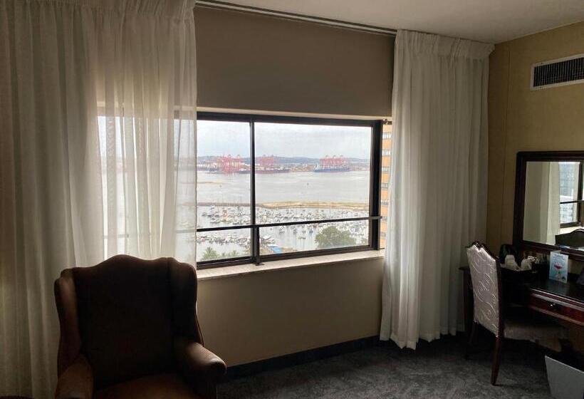 Family Suite, The Royal Hotel By Coastlands Hotels & Resorts