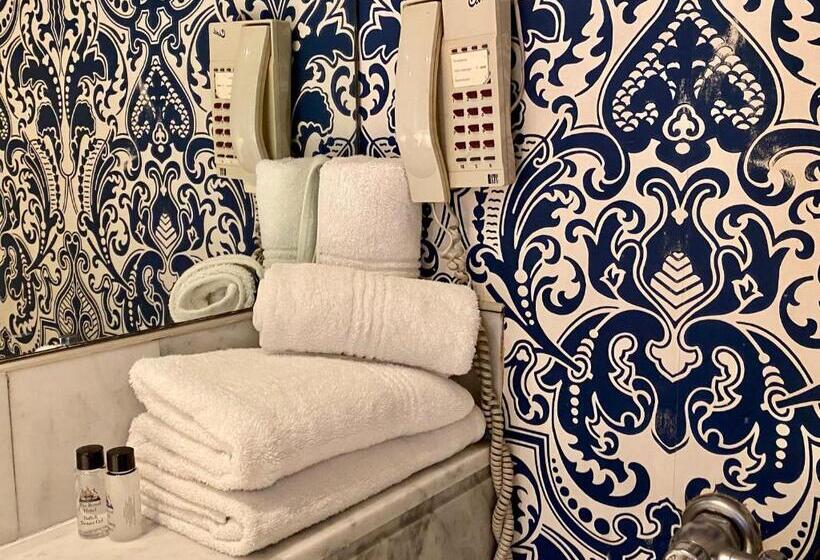 Suite, The Royal Hotel By Coastlands Hotels & Resorts