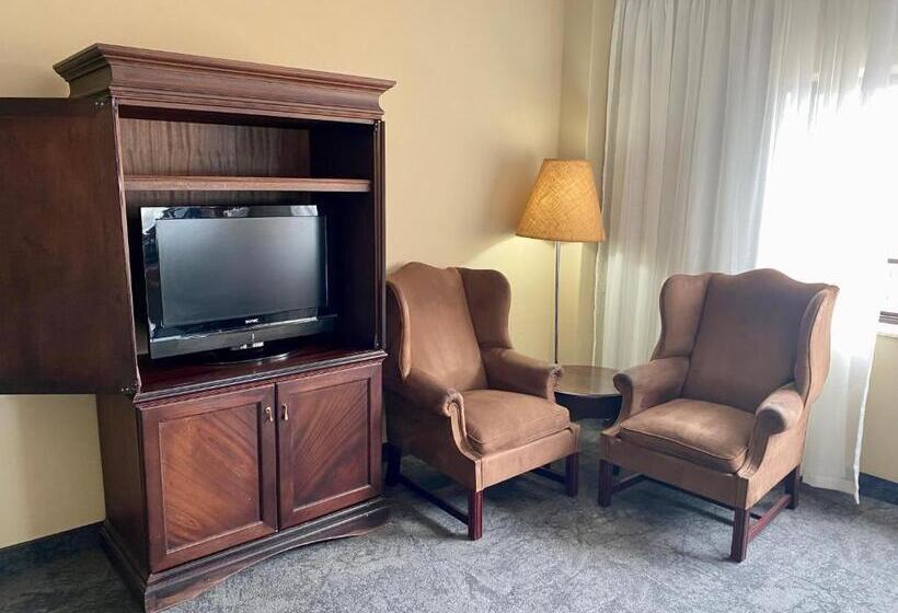 家庭套房, The Royal Hotel By Coastlands Hotels & Resorts