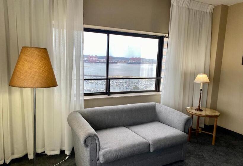 家庭套房, The Royal Hotel By Coastlands Hotels & Resorts