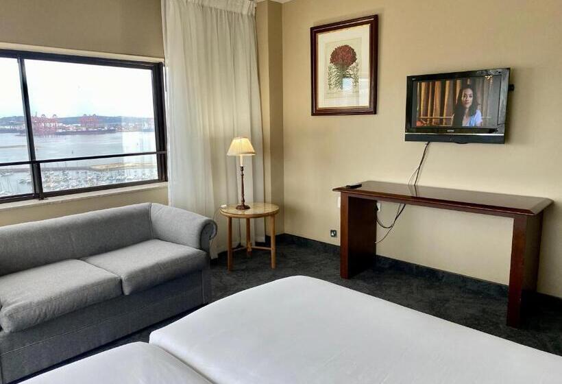 家庭套房, The Royal Hotel By Coastlands Hotels & Resorts