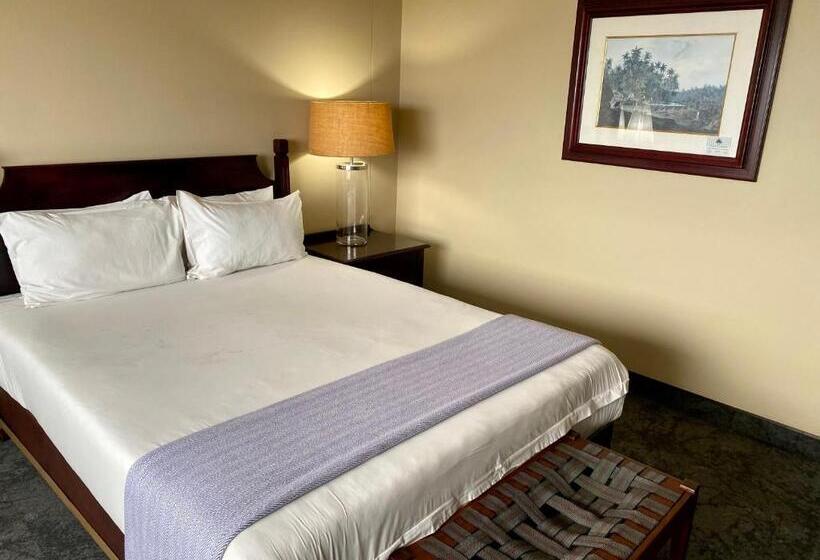 Family Suite, The Royal Hotel By Coastlands Hotels & Resorts