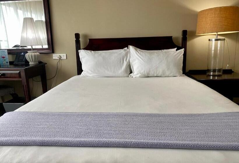 Family Suite, The Royal Hotel By Coastlands Hotels & Resorts