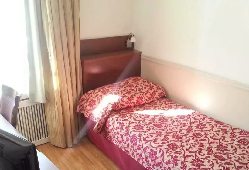 اتاق استاندارد یک نفره, Anna