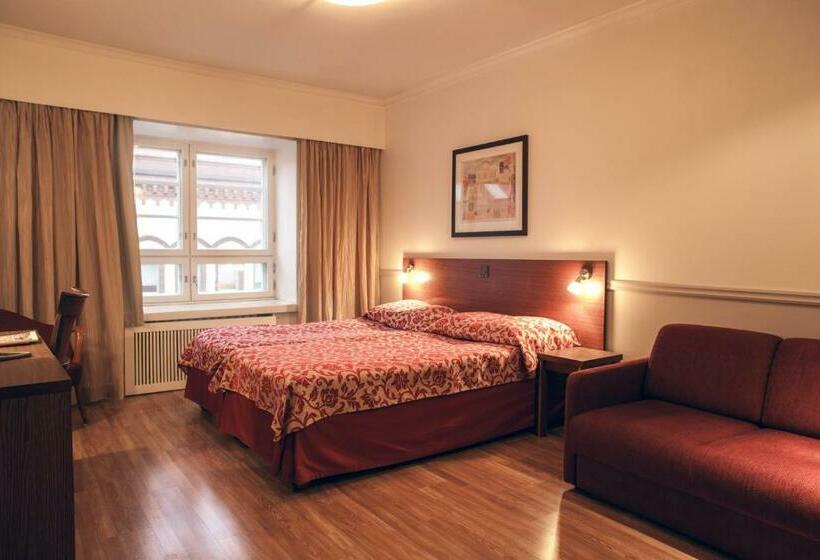 舒适型房间, Anna