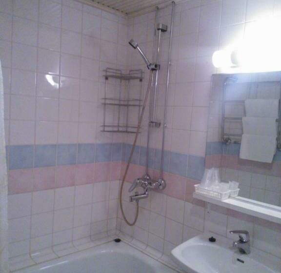 舒适型房间, Anna