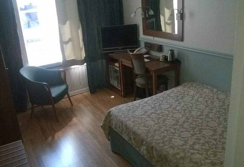 高级单人间, Anna