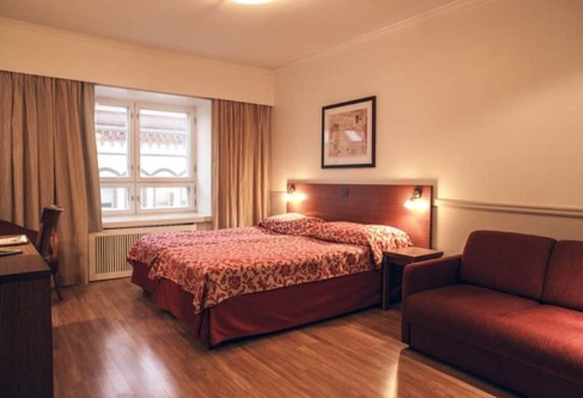 舒适型房间, Anna