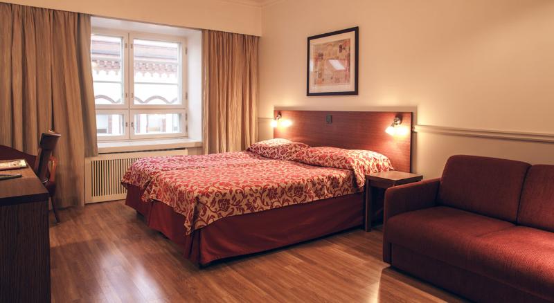 舒适型房间, Anna