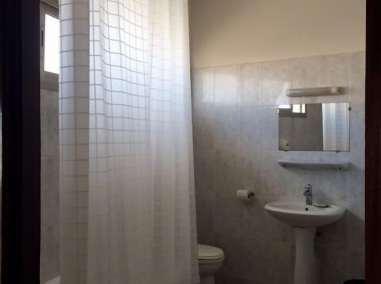 اتاق استاندارد سه نفره, Baraka