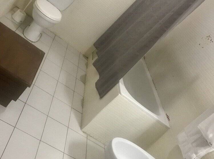 اتاق استاندارد سه نفره, Baraka