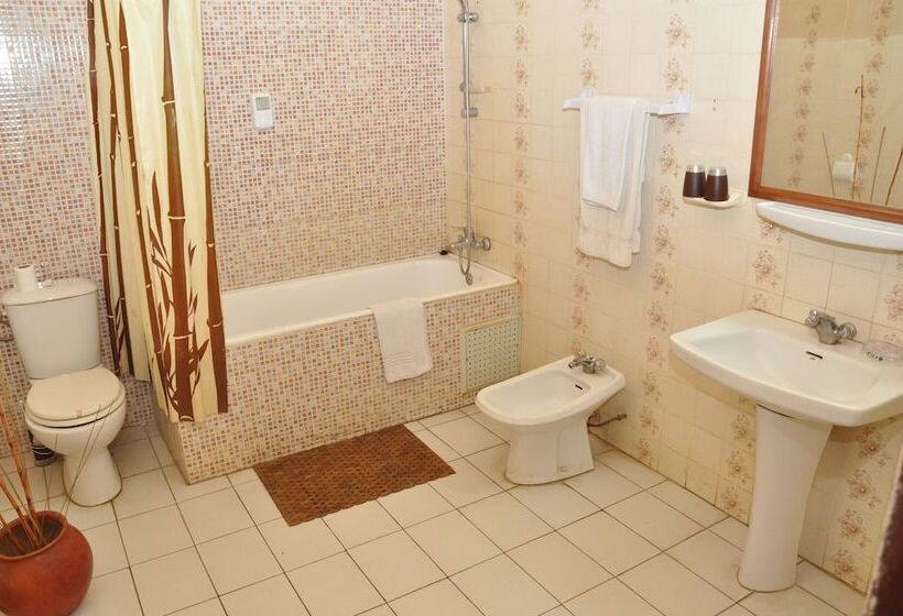 اتاق استاندارد سه نفره, Baraka