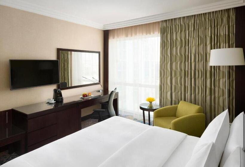 带大床的标准间, Crowne Plaza Jeddah, An Ihg