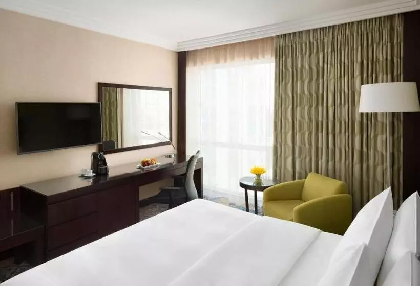 اتاق استاندارد با تخت بزرگ, Crowne Plaza Jeddah, An Ihg