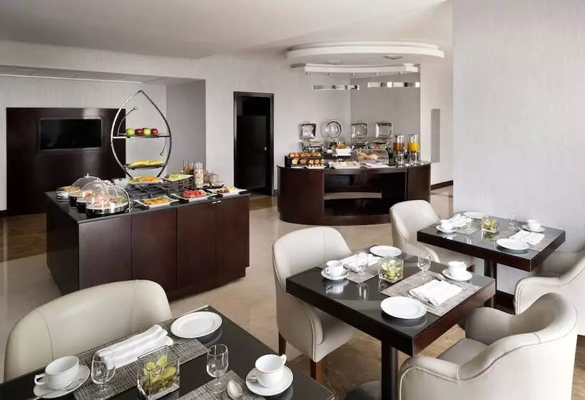 اتاق کلاب, Crowne Plaza Jeddah, An Ihg