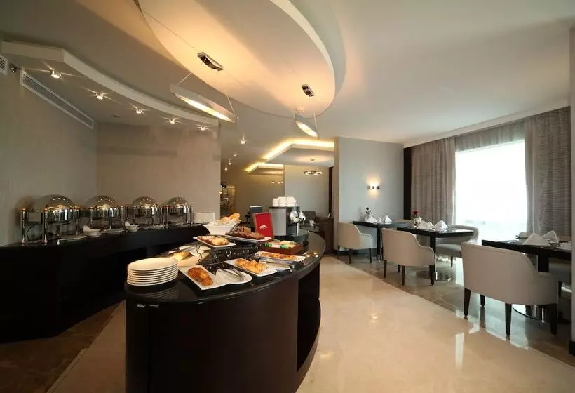 اتاق کلاب, Crowne Plaza Jeddah, An Ihg