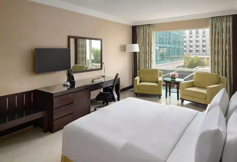 سوئیت برای معلولان, Crowne Plaza Jeddah, An Ihg