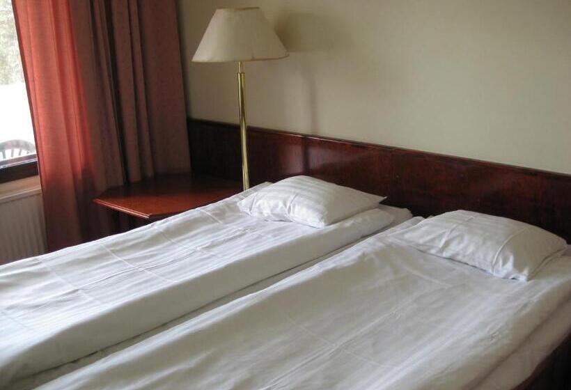 Номер Стандарт с Балконом, & Hostel Tallukka