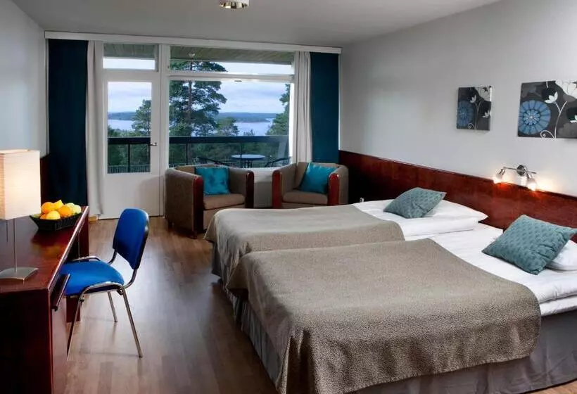 Superior room with lake view, & Hostel Tallukka