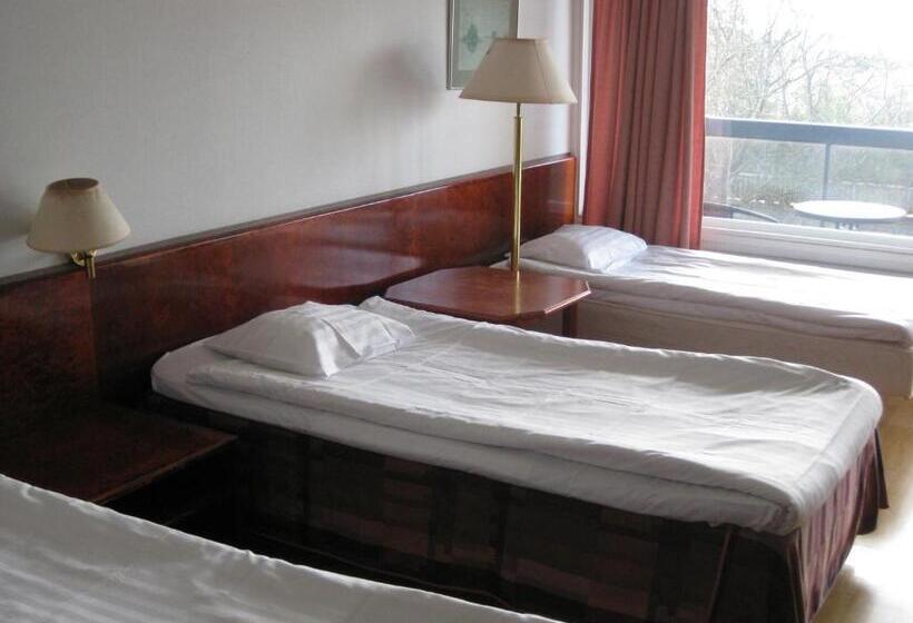 Номер Стандарт Трехместный, & Hostel Tallukka