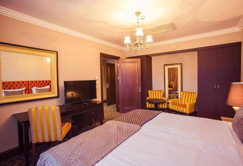 سوییت, Intourist Palace Batumi