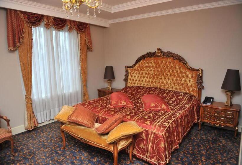سوئیت پرزیدنت, Intourist Palace Batumi