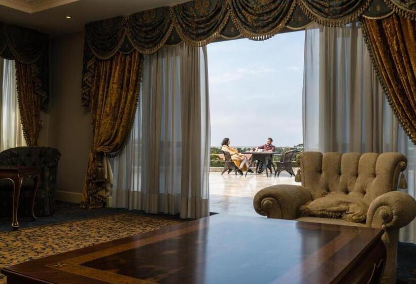 اتاق پرمیوم, Intourist Palace Batumi