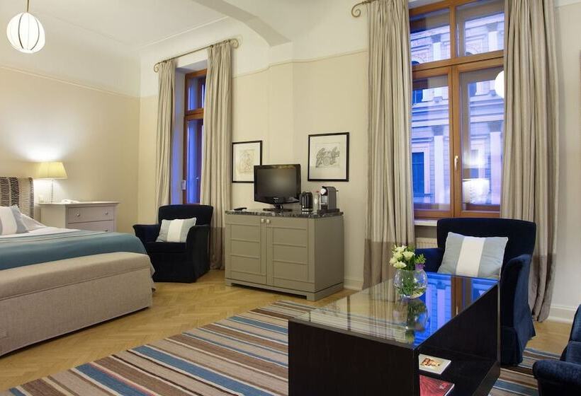 إستوديو قياسى, Rocco Forte Astoria