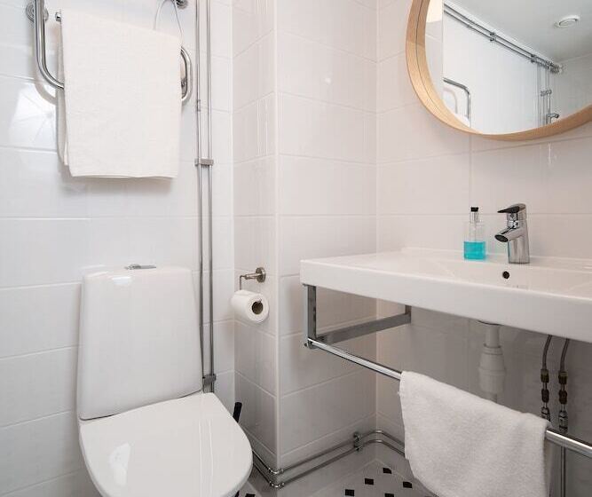 חדר קומפורט, Sparre