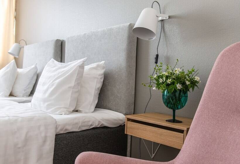 חדר קומפורט, Sparre