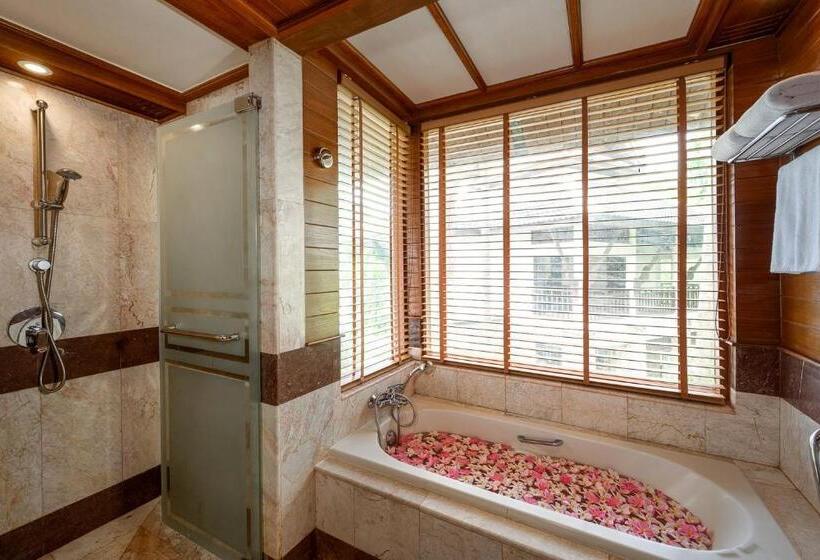 스탠다드 테라스 룸, Thavorn Beach Village Resort & Spa Phuket