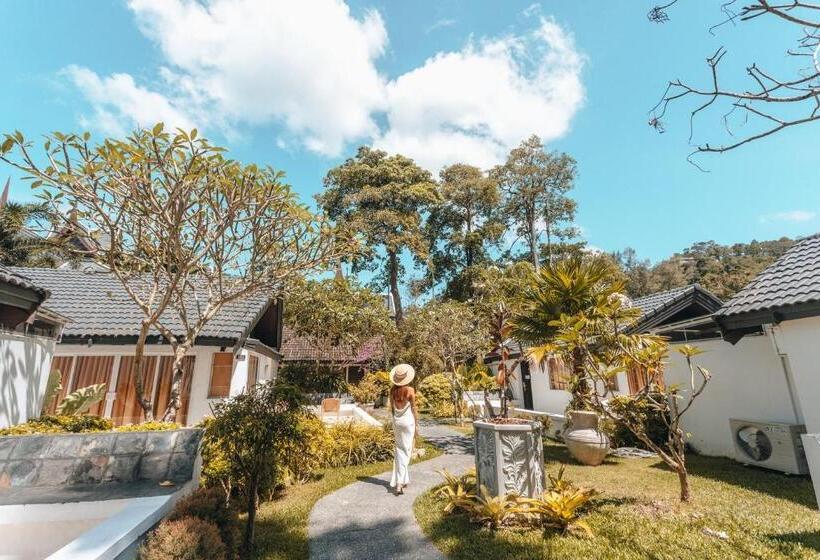 스탠다드 룸 가든 전망, Thavorn Beach Village Resort & Spa Phuket