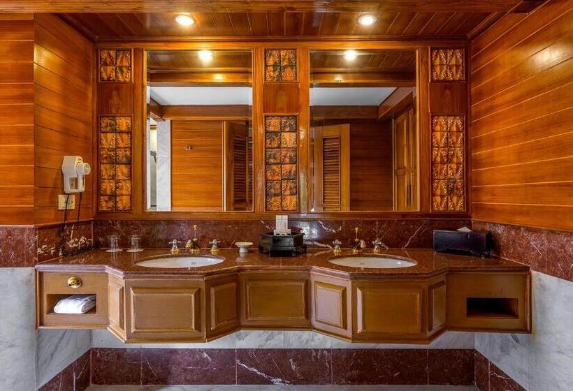 带露台的套间, Thavorn Beach Village Resort & Spa Phuket