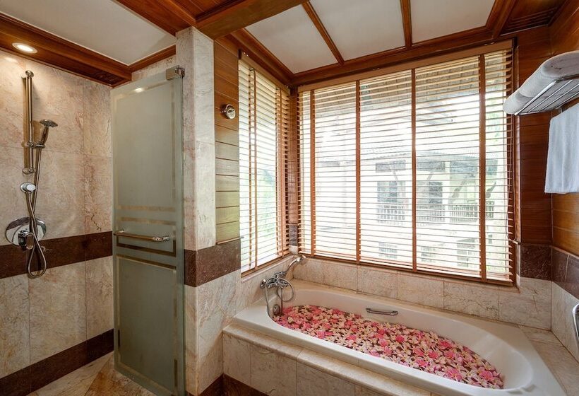 스탠다드 테라스 룸, Thavorn Beach Village Resort & Spa Phuket