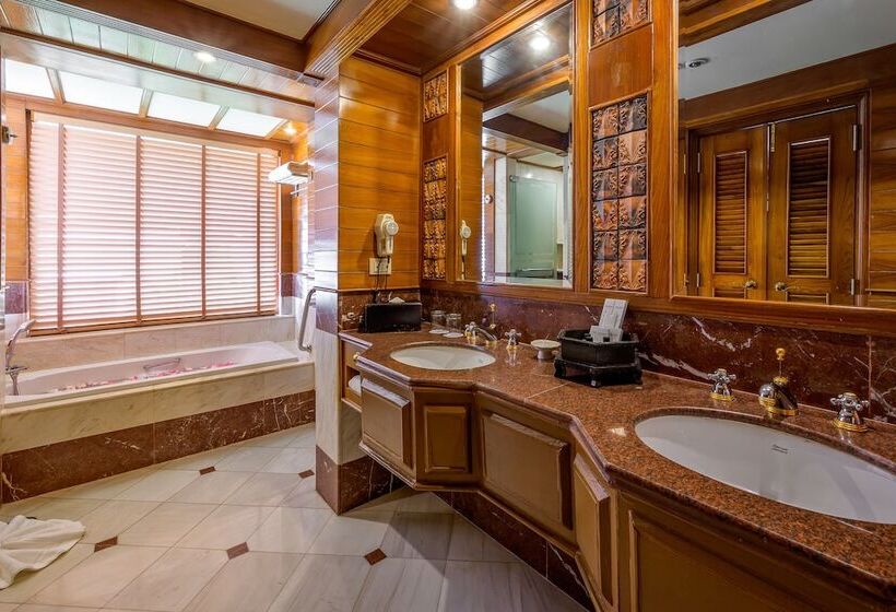 带露台的套间, Thavorn Beach Village Resort & Spa Phuket