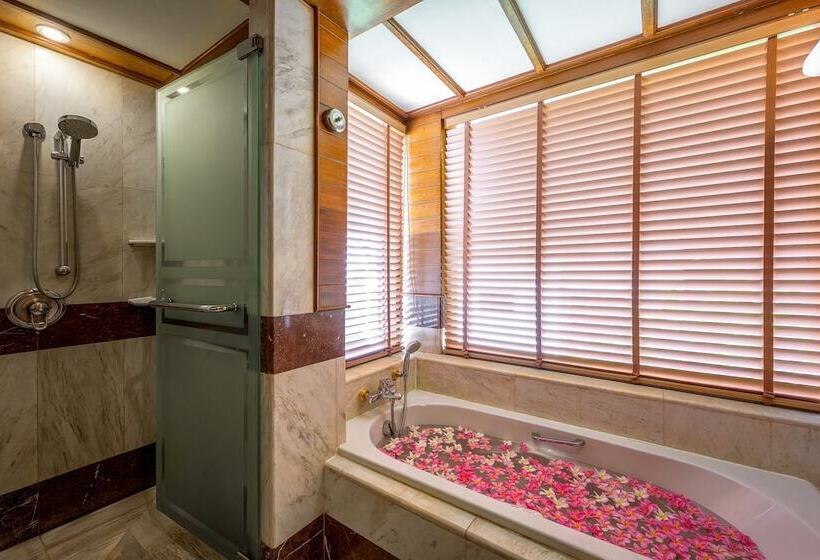 테라스 스위트, Thavorn Beach Village Resort & Spa Phuket