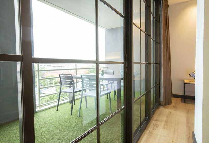 Quarto Familiar Superior, The Royal River