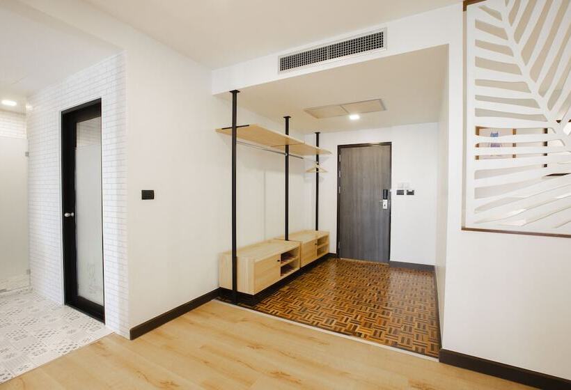 Quarto Familiar Superior, The Royal River