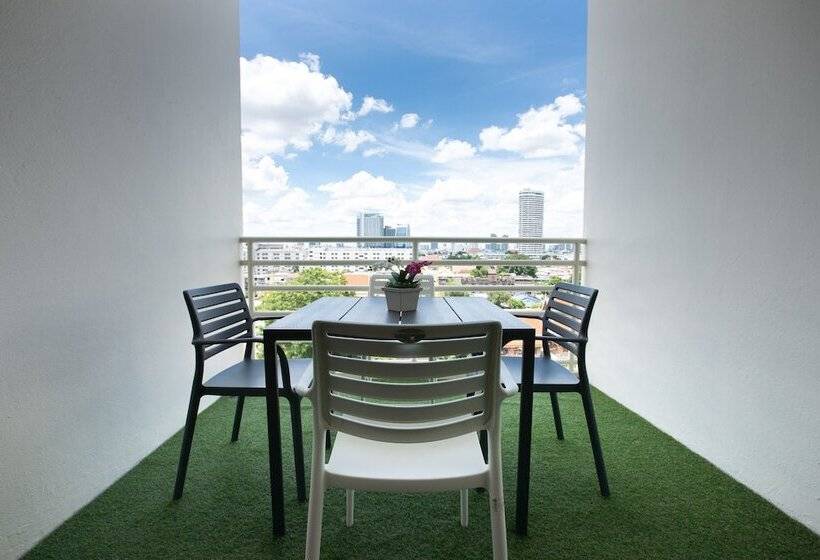 Quarto Estandar com Beliche, The Royal River