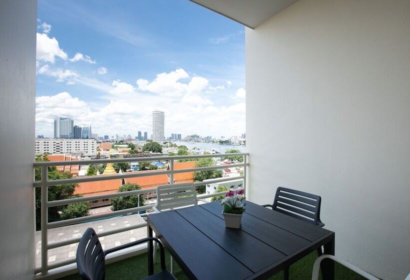 Quarto Estandar com Beliche, The Royal River