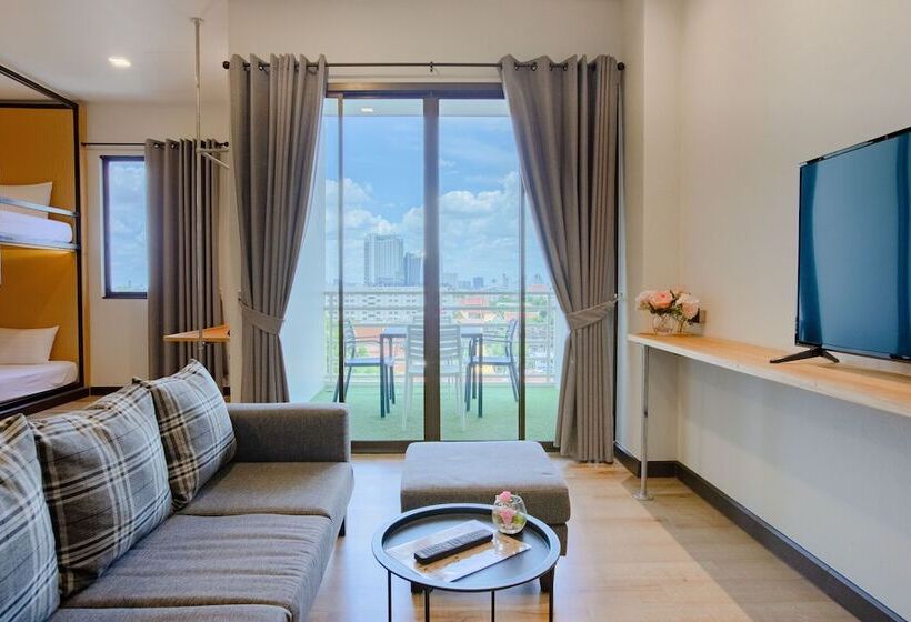 Quarto Estandar com Beliche, The Royal River