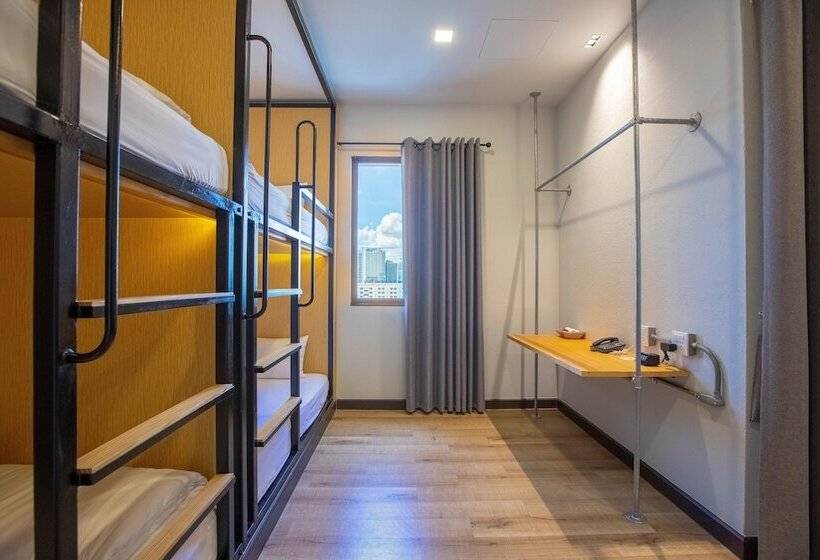 Quarto Estandar com Beliche, The Royal River