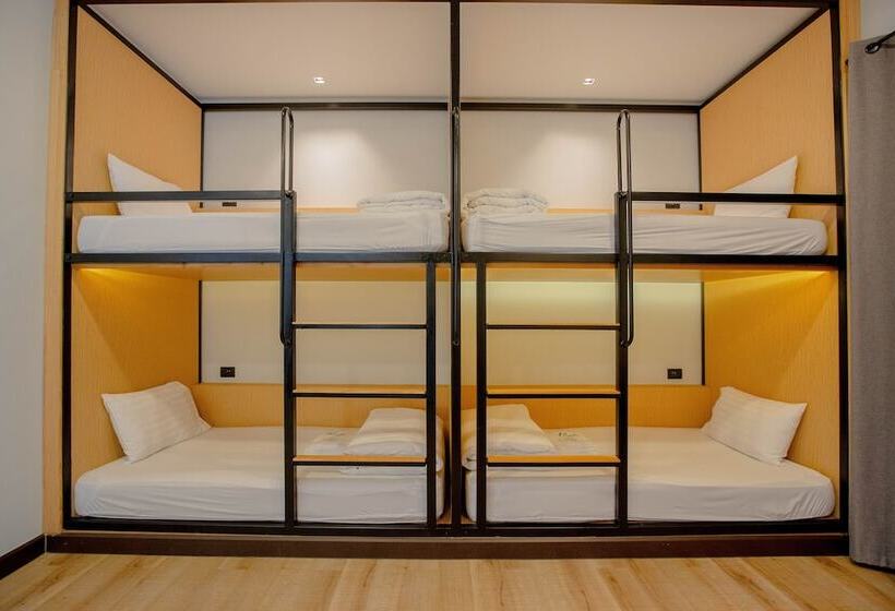 Quarto Estandar com Beliche, The Royal River